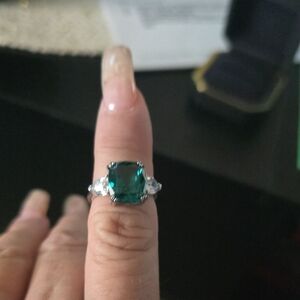 Elegant Green Sapphire Ring